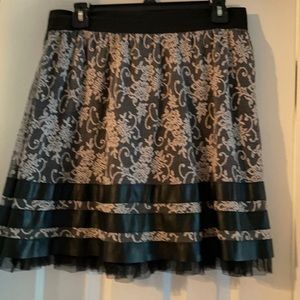 Xl black and cream lace skater skirt GUC